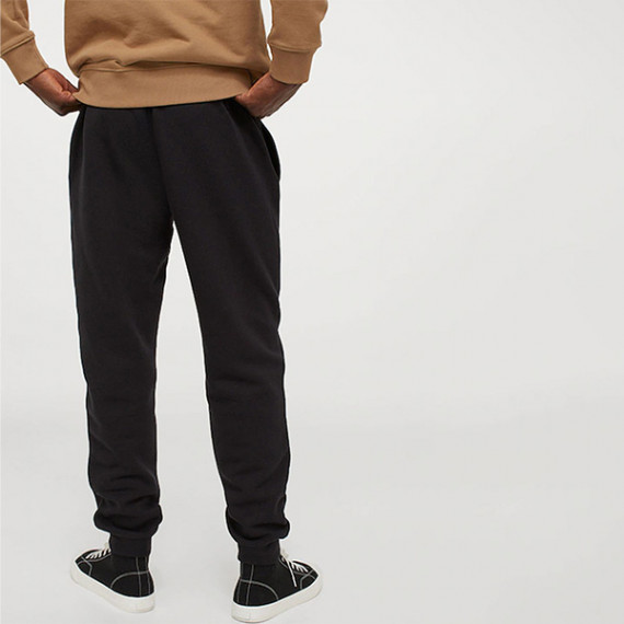 http://13.235.91.190/products/men-black-regular-fit-joggers