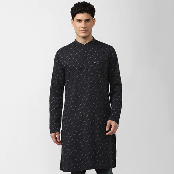 http://13.235.91.190/products/men-black-geometric-printed-kurta-1