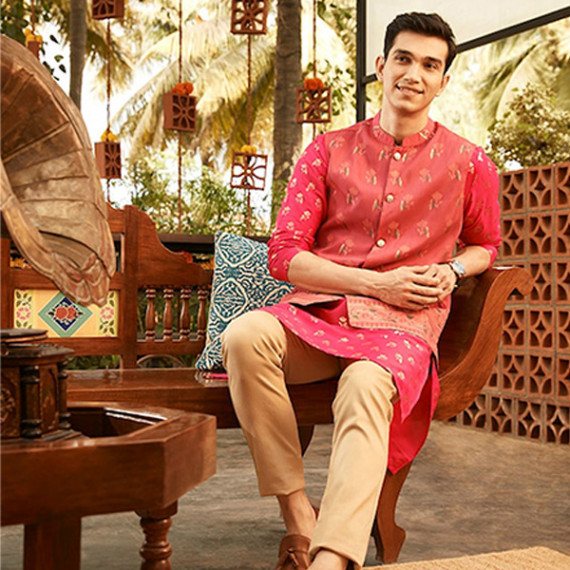 http://13.235.91.190/products/men-magenta-pink-golden-floral-printed-thread-work-floral-kurta-2