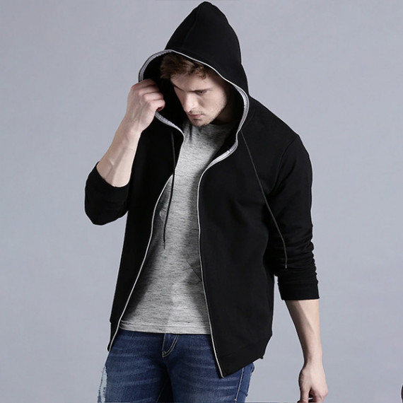 http://13.235.91.190/products/men-black-solid-hooded-sweatshirt