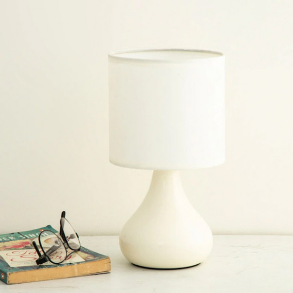 http://13.235.91.190/products/white-solid-ambrose-corienth-contemporary-ceramic-table-lamp