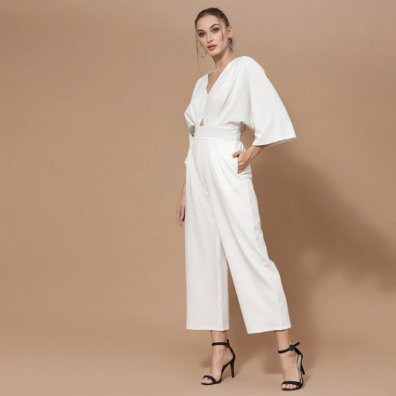 http://13.235.91.190/products/women-white-basic-jumpsuit