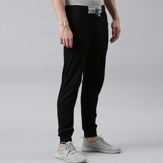 http://13.235.91.190/products/men-black-solid-organic-cotton-track-pants