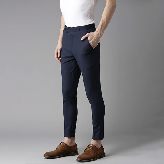 http://13.235.91.190/products/men-navy-blue-tapered-fit-trousers