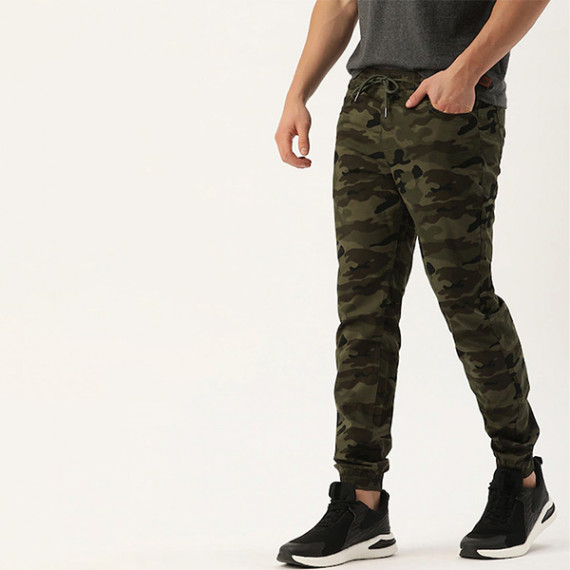 http://13.235.91.190/products/men-olive-green-camouflage-printed-slim-fit-joggers-trousers