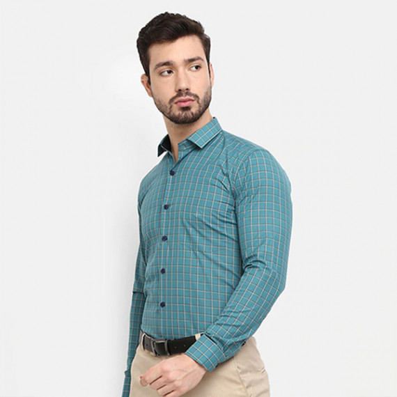 http://13.235.91.190/products/men-green-checked-formal-shirt