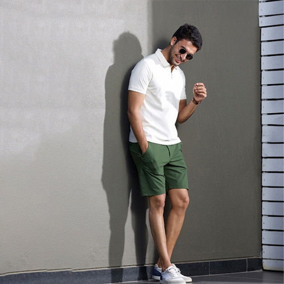 http://13.235.91.190/products/men-green-4way-stretch-chino-shorts