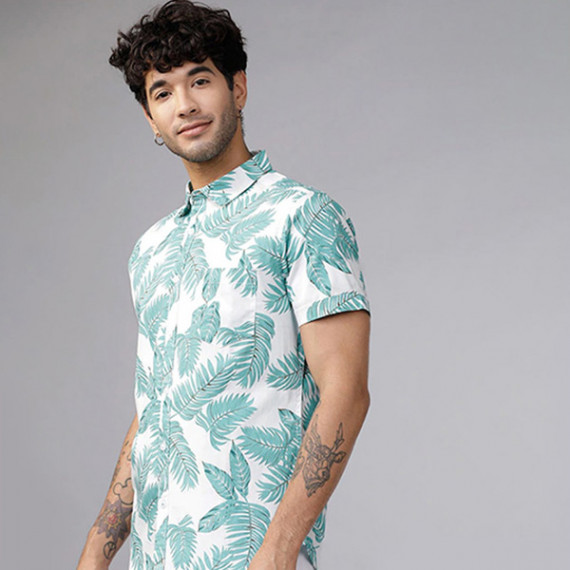 http://13.235.91.190/products/men-green-white-slim-fit-printed-casual-shirt