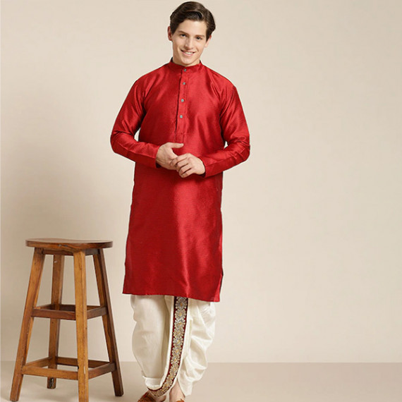 http://13.235.91.190/products/mens-cream-coloured-pure-cotton-double-layer-dhoti-gold-zari-border