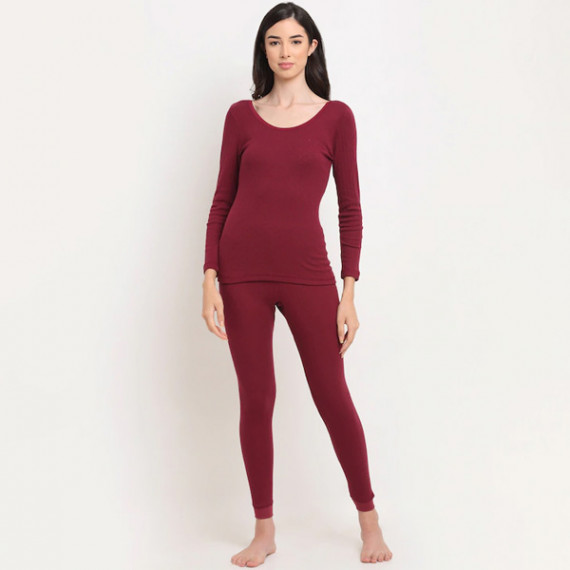 http://13.235.91.190/products/women-maroon-striped-thermal-top