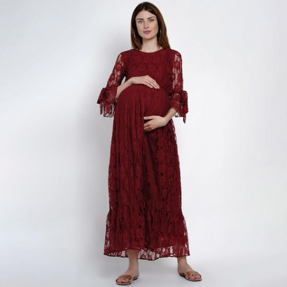 http://13.235.91.190/products/women-maroon-maternity-self-design-maxi-dress