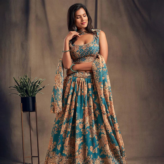 http://13.235.91.190/products/blue-beige-printed-semi-stitched-lehenga-unstitched-blouse-with-dupatta