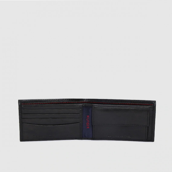 http://13.235.91.190/products/men-black-solid-genuine-leather-two-fold-wallet